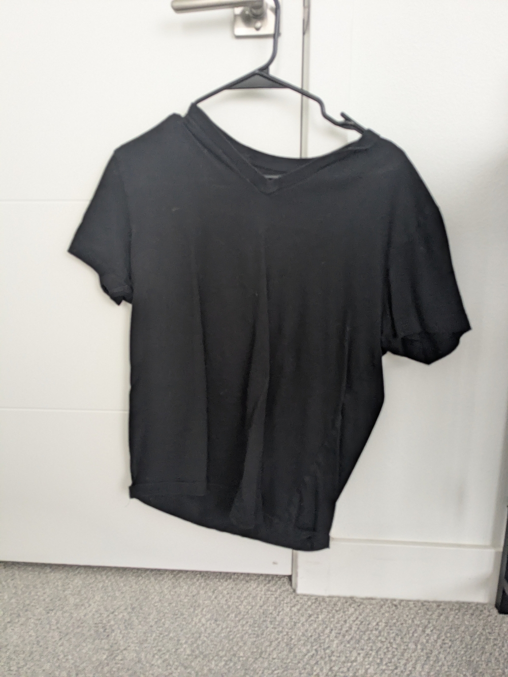 Men's Black Short Sleeve V-Neck Tee
